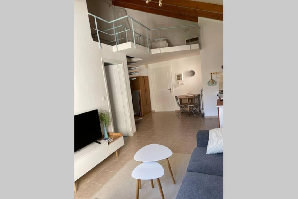 Attic Studio Stay Kalamáta Eksteriør bilde